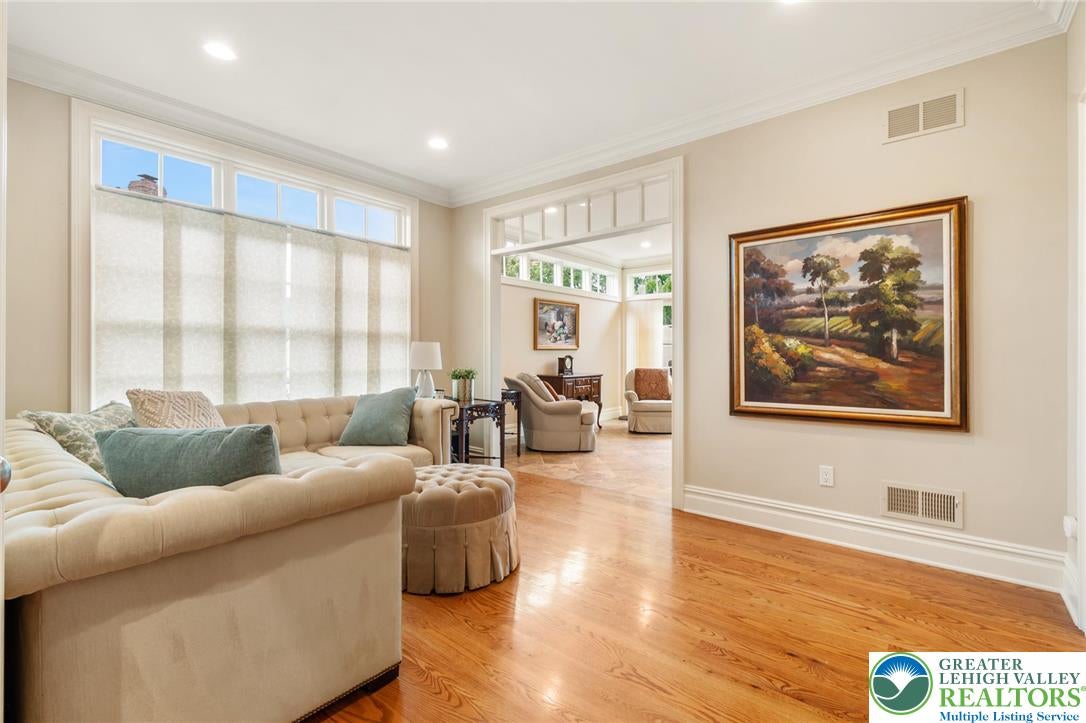 Bethlehem City, Pennsylvania, 18015, United States, 3 Bedrooms Bedrooms, ,5 BathroomsBathrooms,Residential,Active,1943838