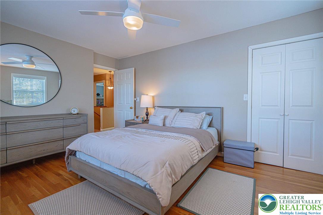 Clifton Twp, Pennsylvania, 18424, United States, 5 Bedrooms Bedrooms, ,4 BathroomsBathrooms,Residential,Active,1962171