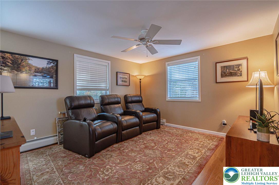 Clifton Twp, Pennsylvania, 18424, United States, 5 Bedrooms Bedrooms, ,4 BathroomsBathrooms,Residential,Active,1962171