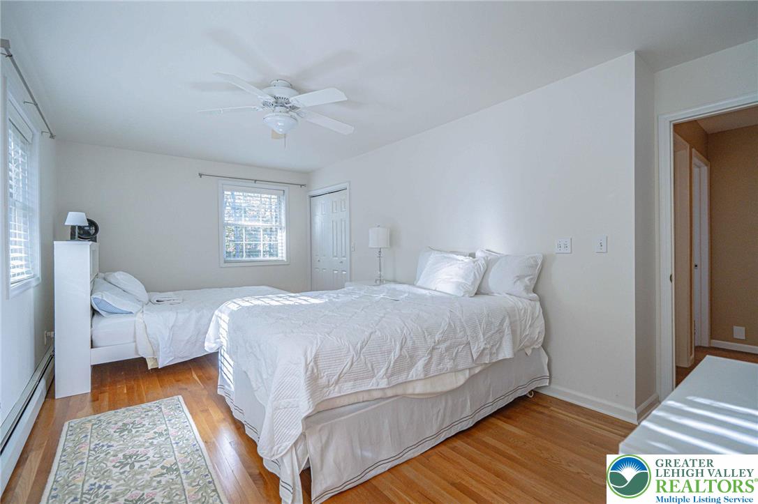 Clifton Twp, Pennsylvania, 18424, United States, 5 Bedrooms Bedrooms, ,4 BathroomsBathrooms,Residential,Active,1962171