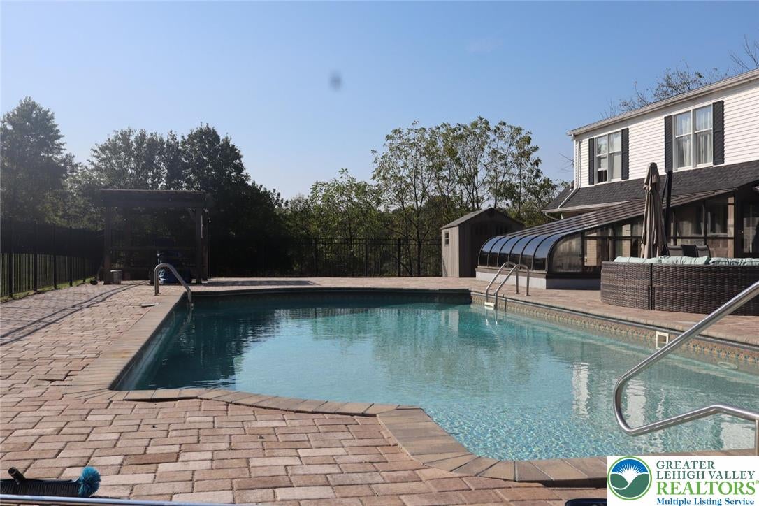 Bushkill Twp, Pennsylvania, 18064, United States, 4 Bedrooms Bedrooms, ,5 BathroomsBathrooms,Residential,Active,1945456