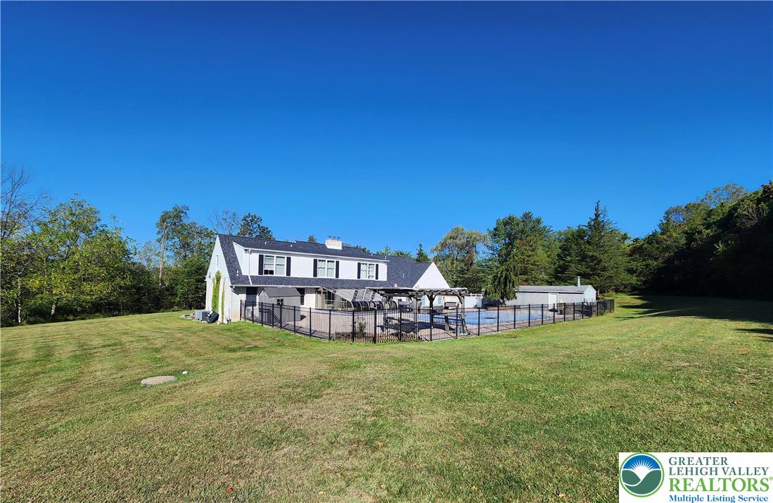 Bushkill Twp, Pennsylvania, 18064, United States, 4 Bedrooms Bedrooms, ,5 BathroomsBathrooms,Residential,Active,1945456