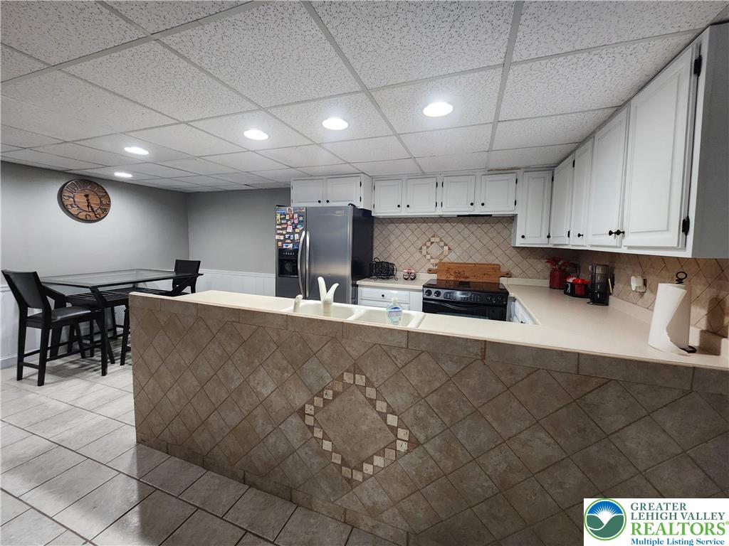 Bushkill Twp, Pennsylvania, 18064, United States, 4 Bedrooms Bedrooms, ,5 BathroomsBathrooms,Residential,Active,1945456