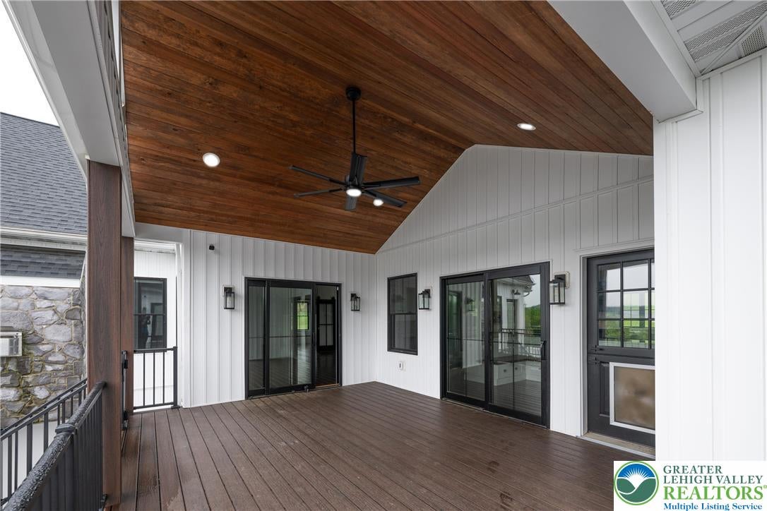 Greenwich Township, Pennsylvania, 19530, United States, ,5 BathroomsBathrooms,Residential,Active,1880295