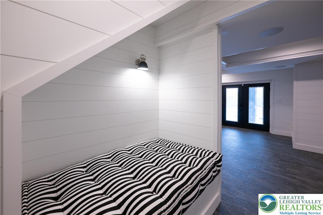 Greenwich Township, Pennsylvania, 19530, United States, ,5 BathroomsBathrooms,Residential,Active,1880295