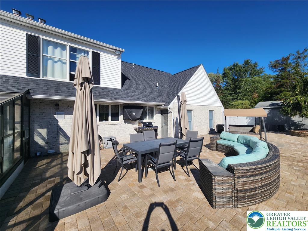 Bushkill Twp, Pennsylvania, 18064, United States, 4 Bedrooms Bedrooms, ,5 BathroomsBathrooms,Residential,Active,1945456