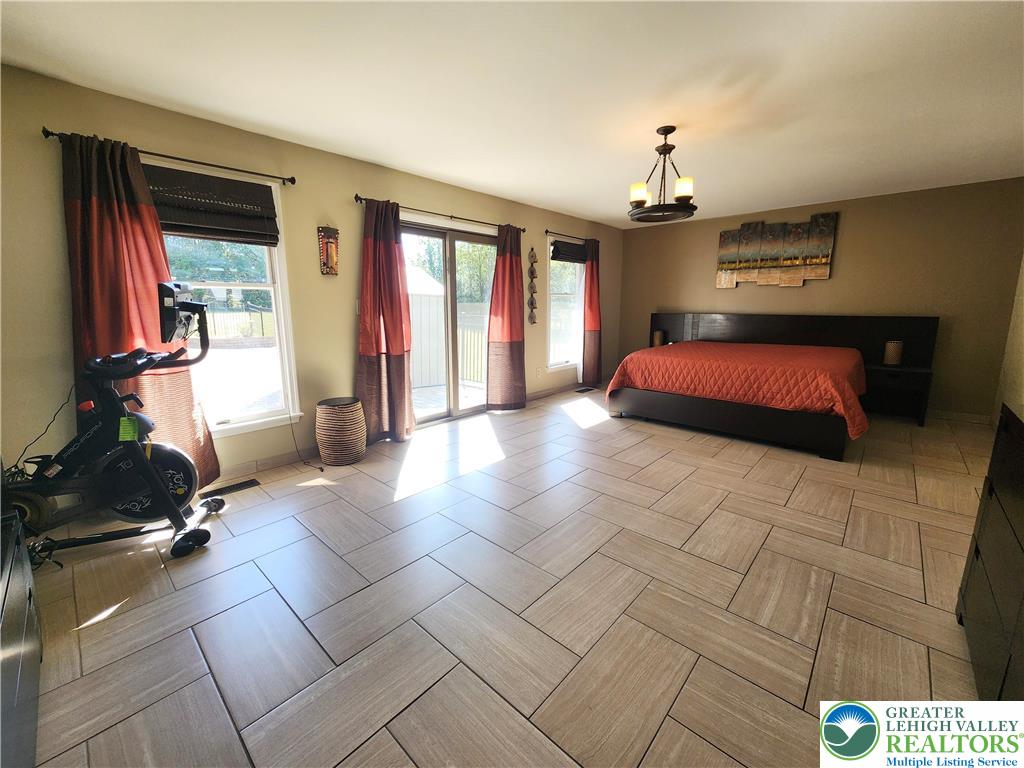 Bushkill Twp, Pennsylvania, 18064, United States, 4 Bedrooms Bedrooms, ,5 BathroomsBathrooms,Residential,Active,1945456