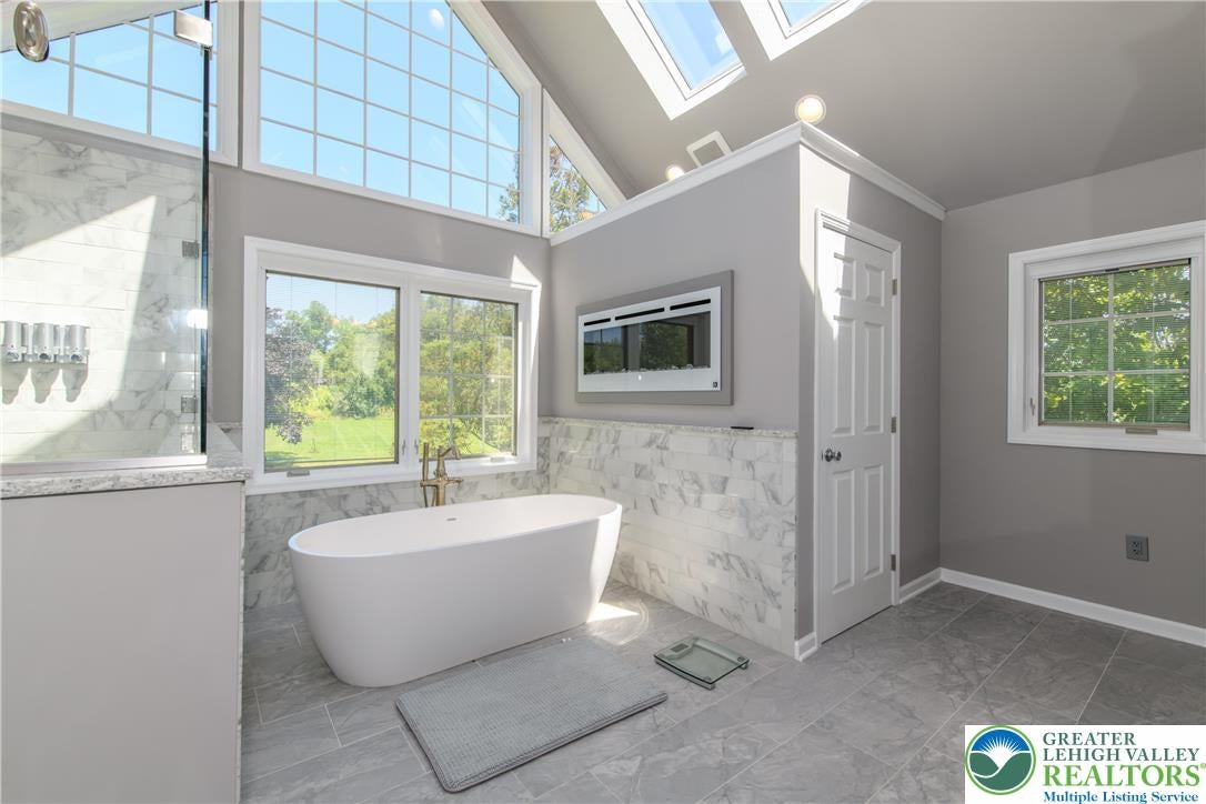 Upper Hanover Twp, Pennsylvania, 18041, United States, 7 Bedrooms Bedrooms, ,9 BathroomsBathrooms,Residential,Active,1936385