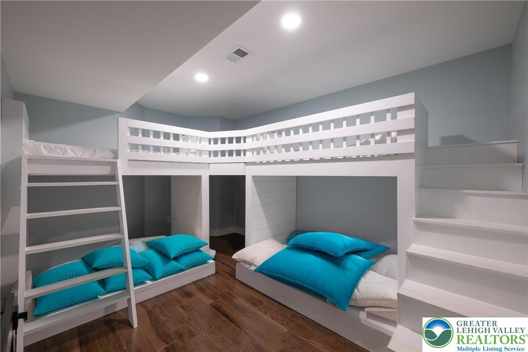 Greenwich Township, Pennsylvania, 19530, United States, ,5 BathroomsBathrooms,Residential,Active,1880295