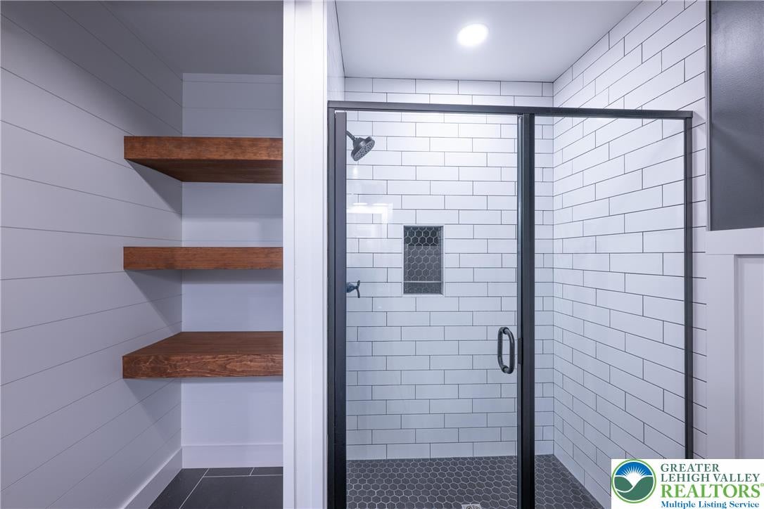 Greenwich Township, Pennsylvania, 19530, United States, ,5 BathroomsBathrooms,Residential,Active,1880295