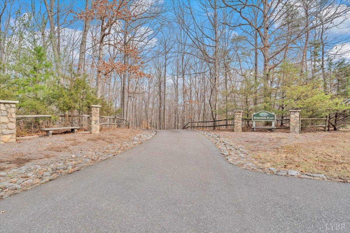 Huddleston, Virginia, 24104, United States, 5 Bedrooms Bedrooms, ,4 BathroomsBathrooms,Residential,Active,2023930