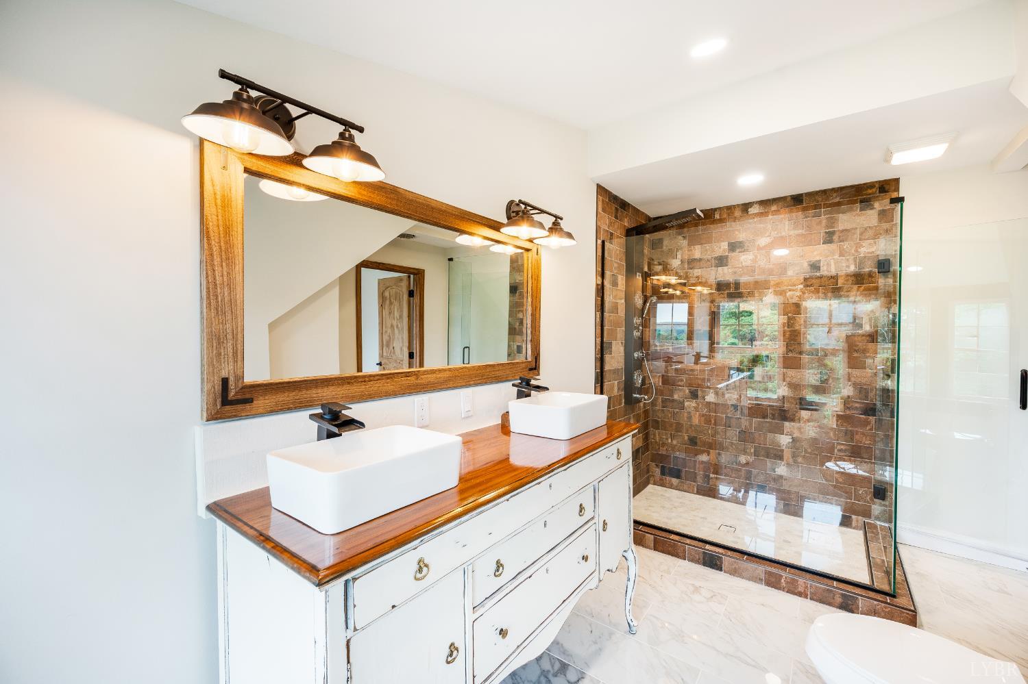 Gladys, Virginia, 24554, United States, ,8 BathroomsBathrooms,Residential,Active,1839716