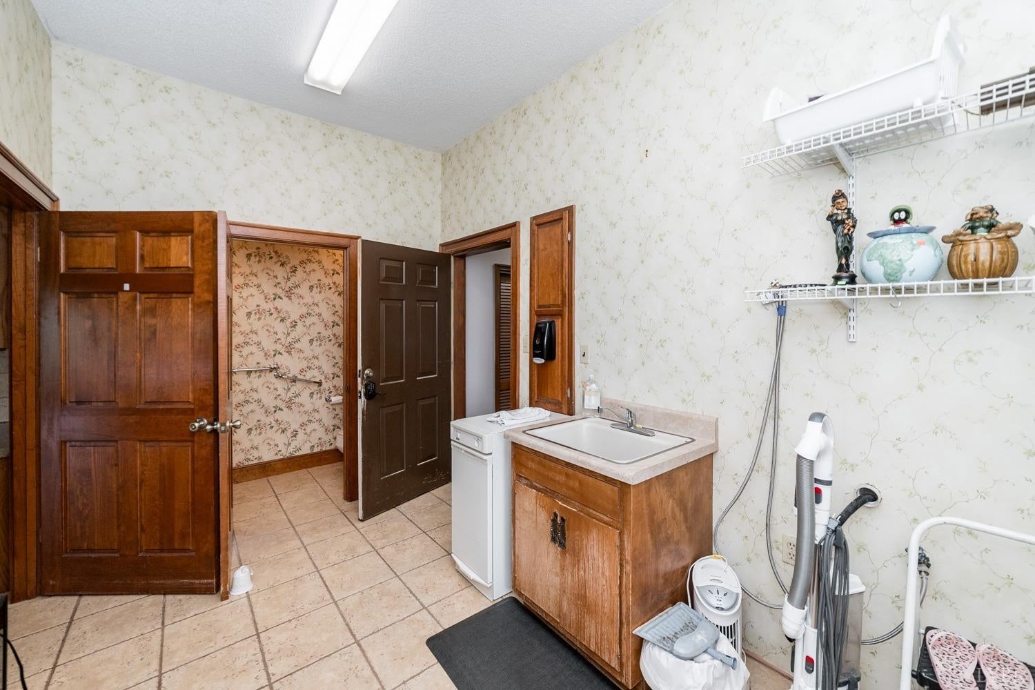 Goode, Virginia, 24556, United States, 4 Bedrooms Bedrooms, ,6 BathroomsBathrooms,Residential,Active,1703981