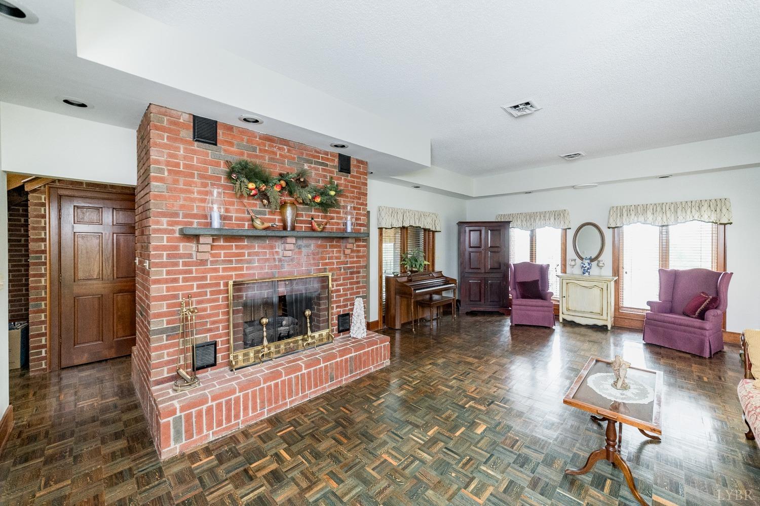 Goode, Virginia, 24556, United States, 4 Bedrooms Bedrooms, ,6 BathroomsBathrooms,Residential,Active,1703981