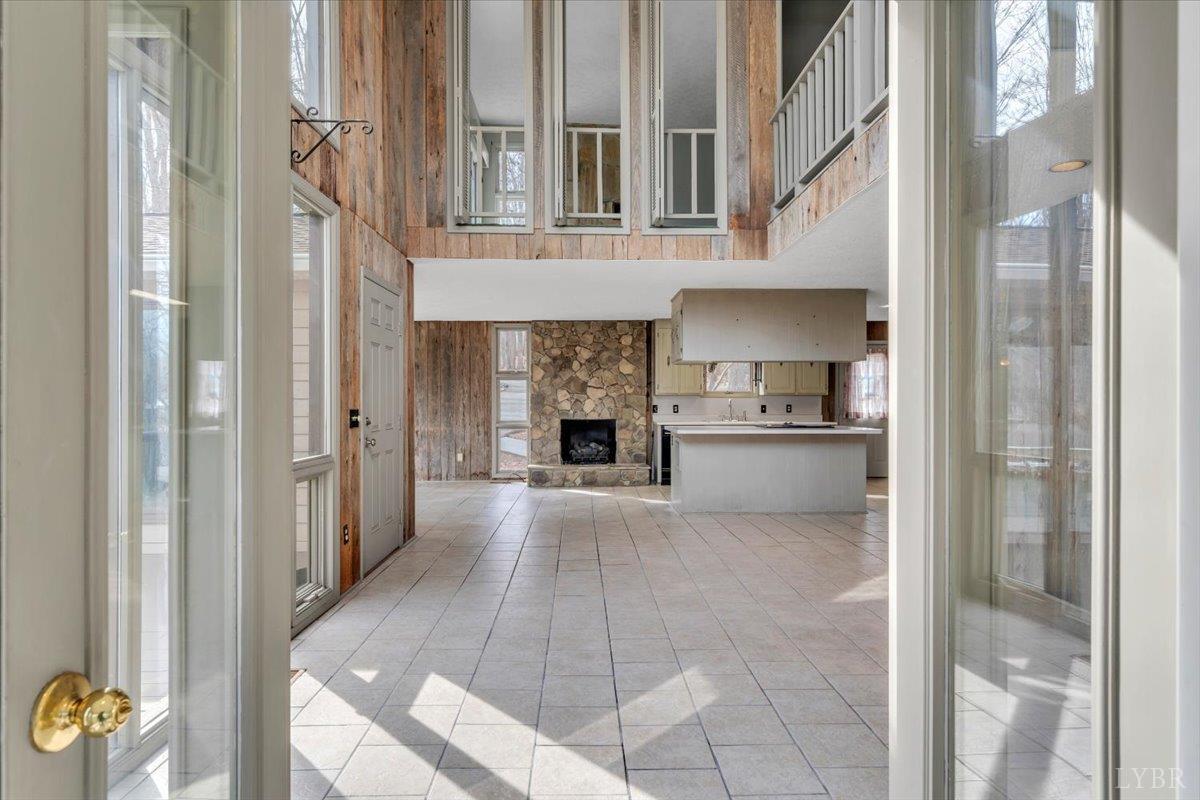 Huddleston, Virginia, 24104, United States, 5 Bedrooms Bedrooms, ,4 BathroomsBathrooms,Residential,Active,2023930