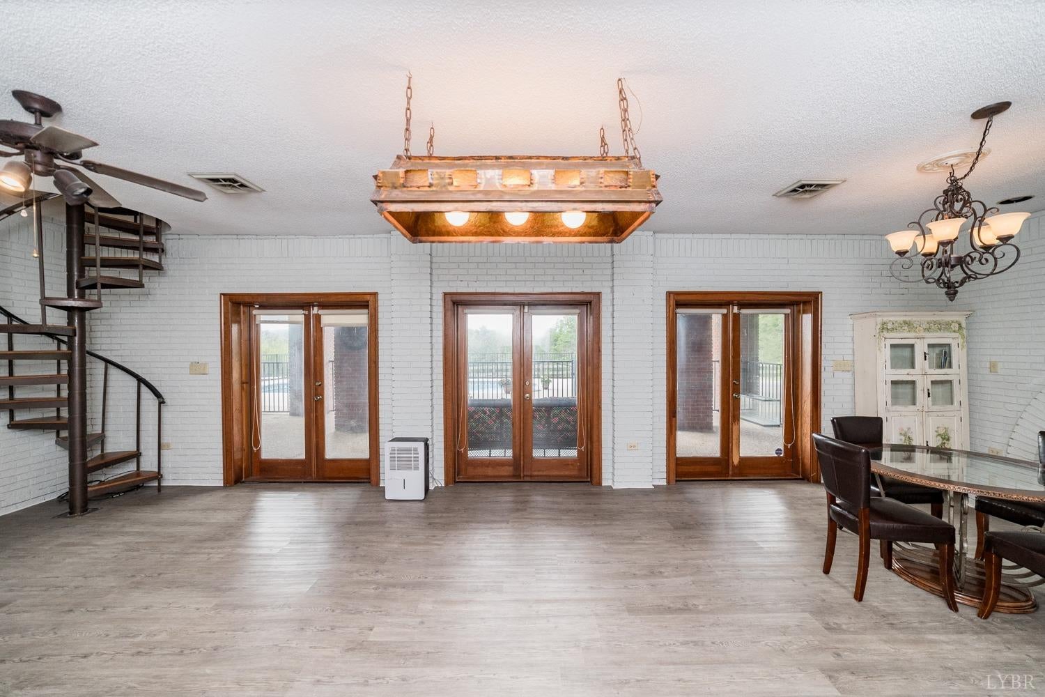 Goode, Virginia, 24556, United States, 4 Bedrooms Bedrooms, ,6 BathroomsBathrooms,Residential,Active,1703981