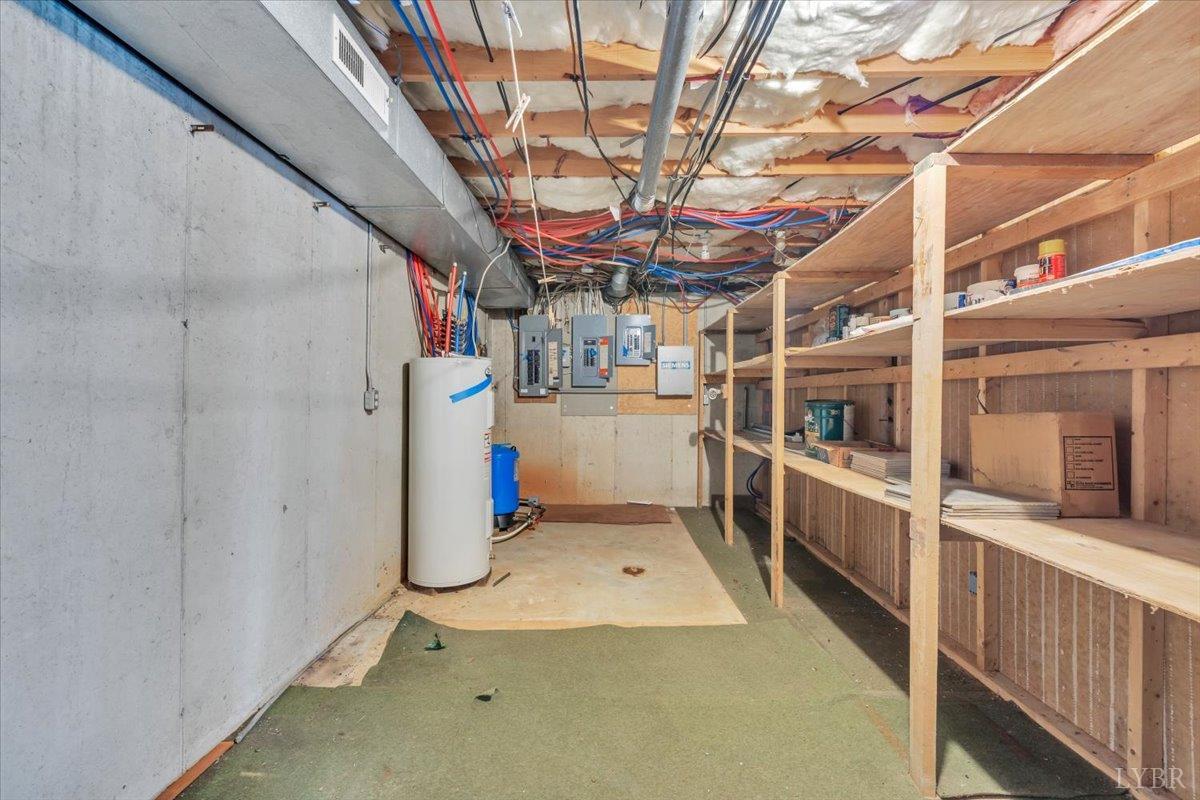 Huddleston, Virginia, 24104, United States, 5 Bedrooms Bedrooms, ,4 BathroomsBathrooms,Residential,Active,2023930