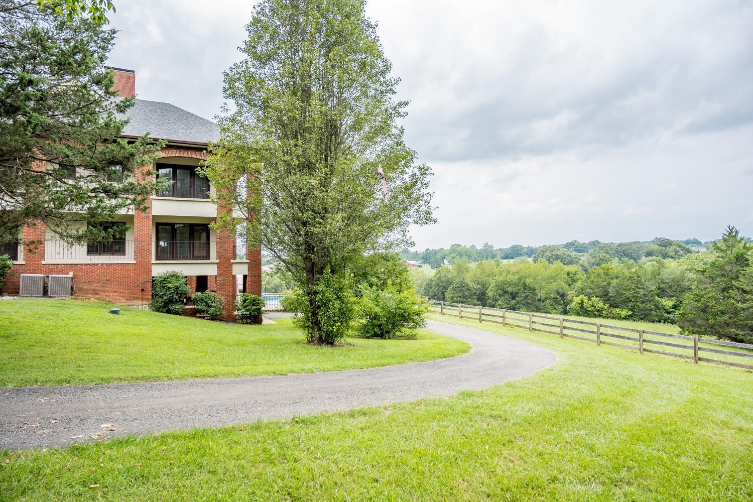 Goode, Virginia, 24556, United States, 4 Bedrooms Bedrooms, ,6 BathroomsBathrooms,Residential,Active,1703981