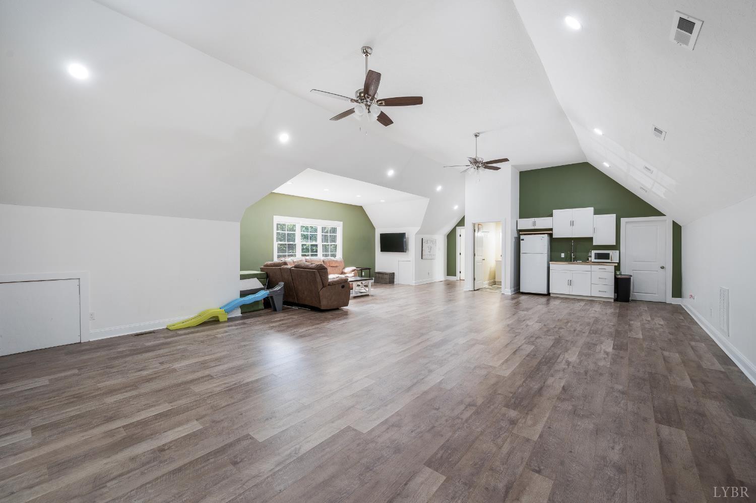 Rustburg, Virginia, 24588, United States, 3 Bedrooms Bedrooms, ,5 BathroomsBathrooms,Residential,Active,1944083