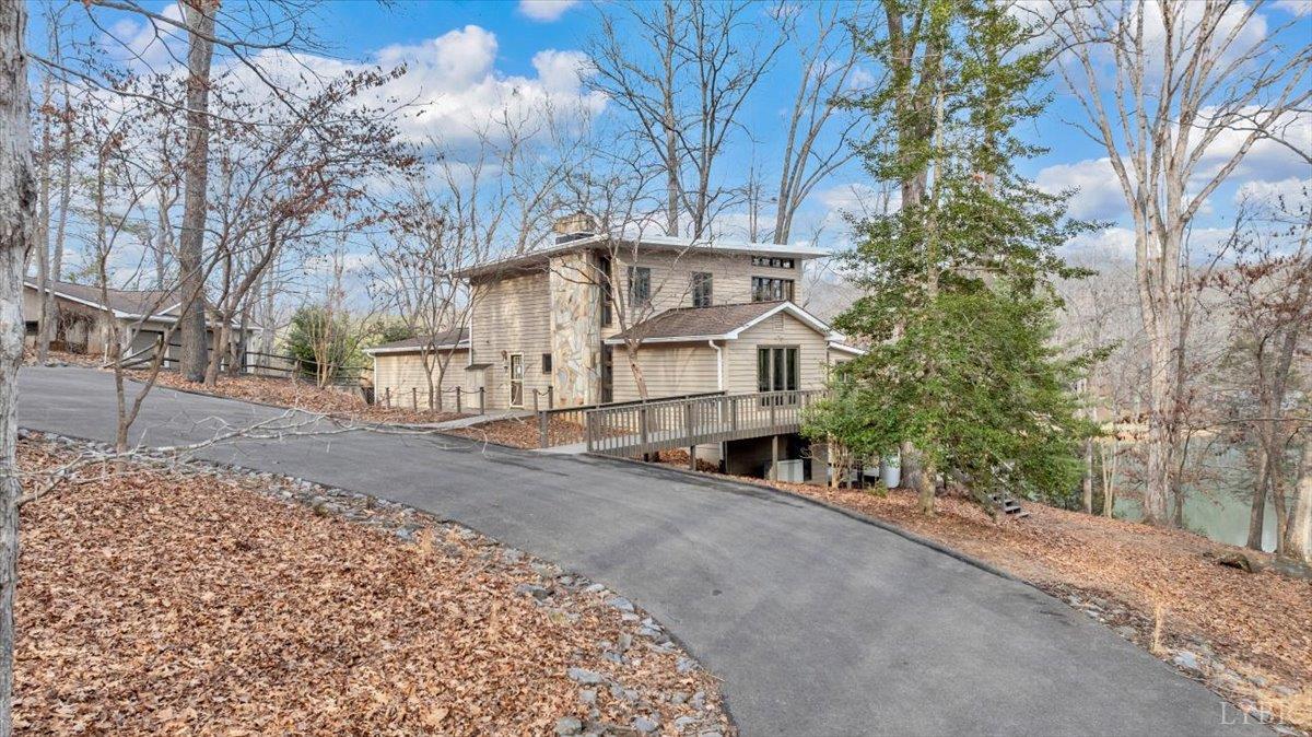 Huddleston, Virginia, 24104, United States, 5 Bedrooms Bedrooms, ,4 BathroomsBathrooms,Residential,Active,2023930