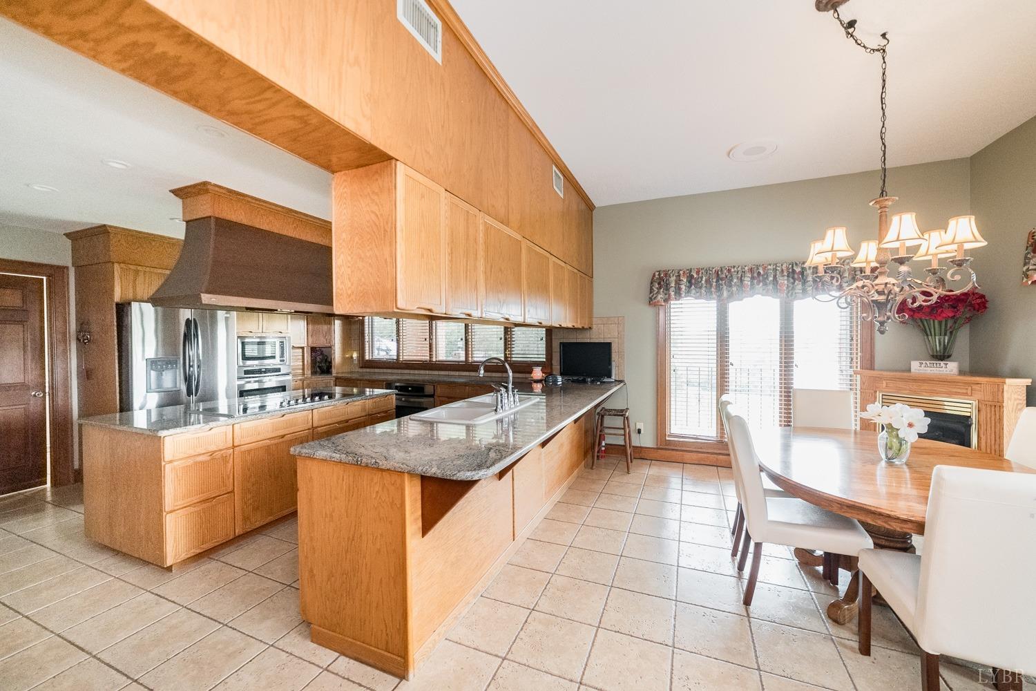 Goode, Virginia, 24556, United States, 4 Bedrooms Bedrooms, ,6 BathroomsBathrooms,Residential,Active,1703981