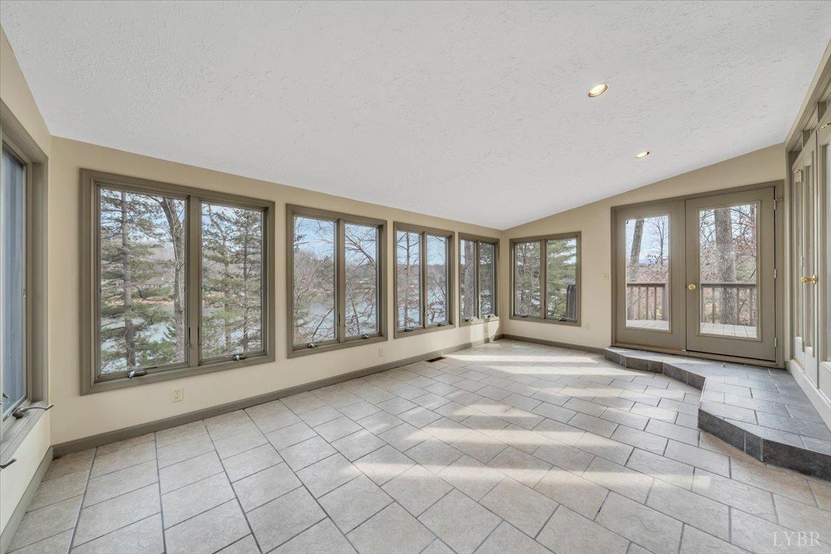 Huddleston, Virginia, 24104, United States, 5 Bedrooms Bedrooms, ,4 BathroomsBathrooms,Residential,Active,2023930