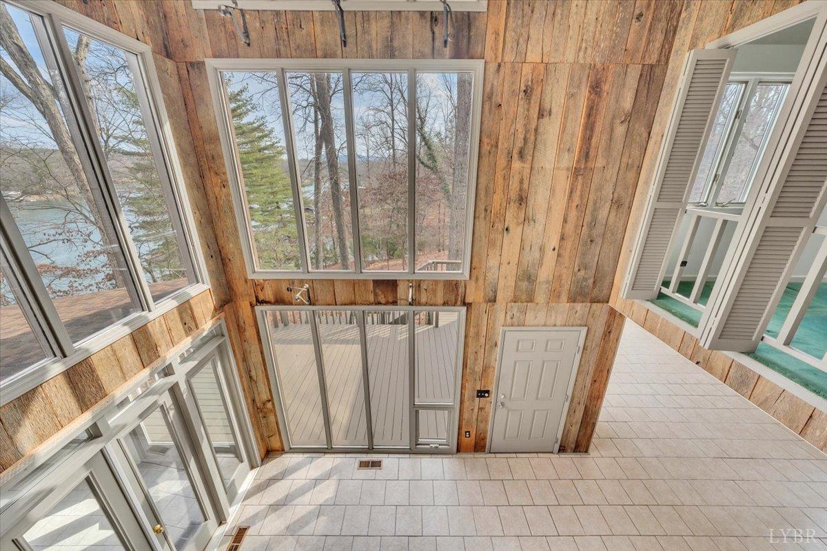 Huddleston, Virginia, 24104, United States, 5 Bedrooms Bedrooms, ,4 BathroomsBathrooms,Residential,Active,2023930