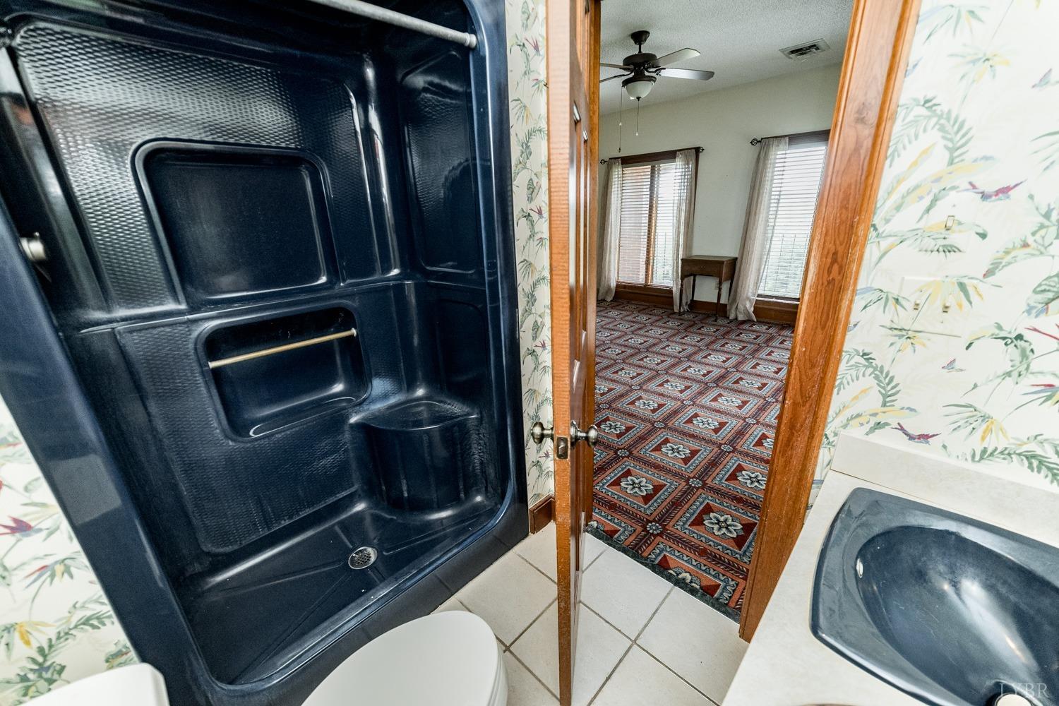 Goode, Virginia, 24556, United States, 4 Bedrooms Bedrooms, ,6 BathroomsBathrooms,Residential,Active,1703981