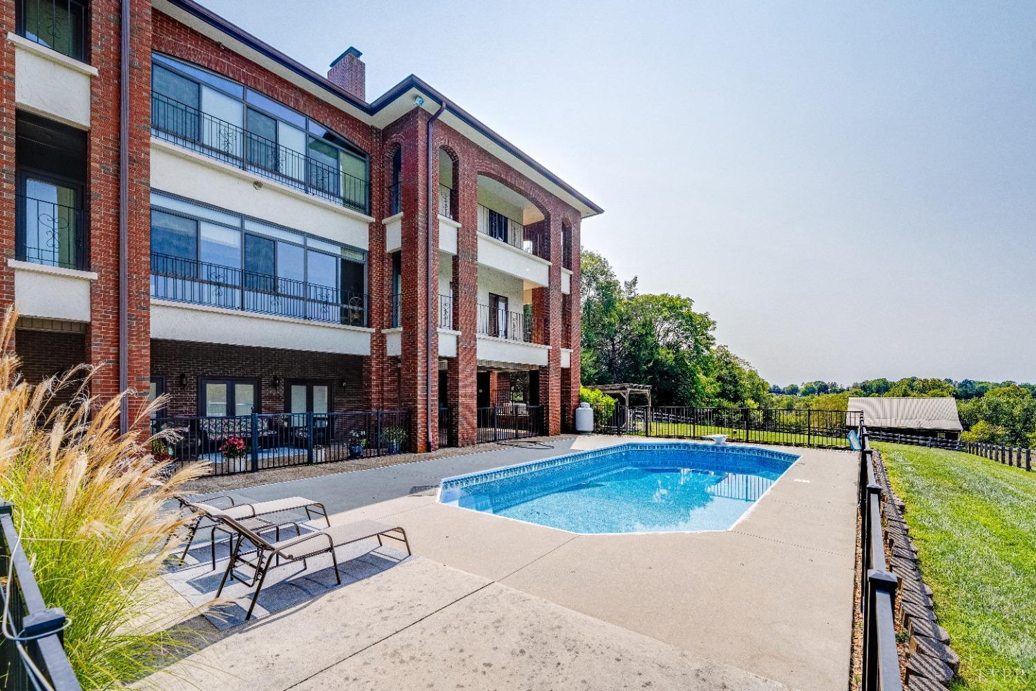 Goode, Virginia, 24556, United States, 4 Bedrooms Bedrooms, ,6 BathroomsBathrooms,Residential,Active,1703981