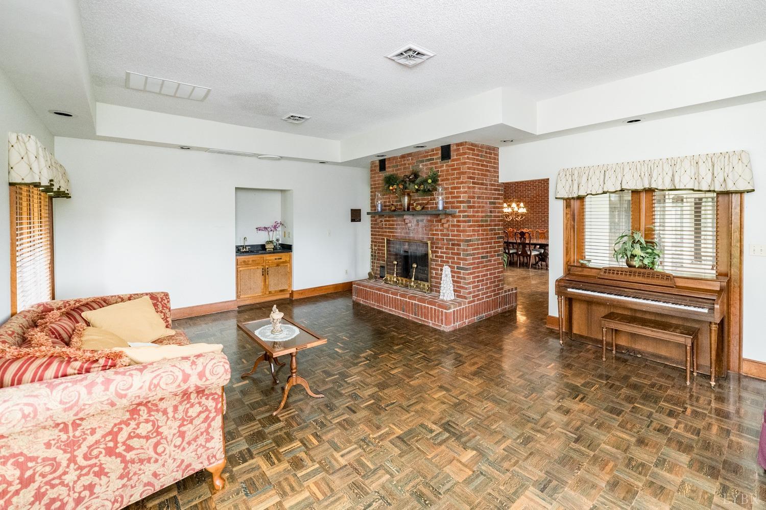 Goode, Virginia, 24556, United States, 4 Bedrooms Bedrooms, ,6 BathroomsBathrooms,Residential,Active,1703981