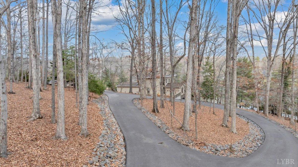 Huddleston, Virginia, 24104, United States, 5 Bedrooms Bedrooms, ,4 BathroomsBathrooms,Residential,Active,2023930