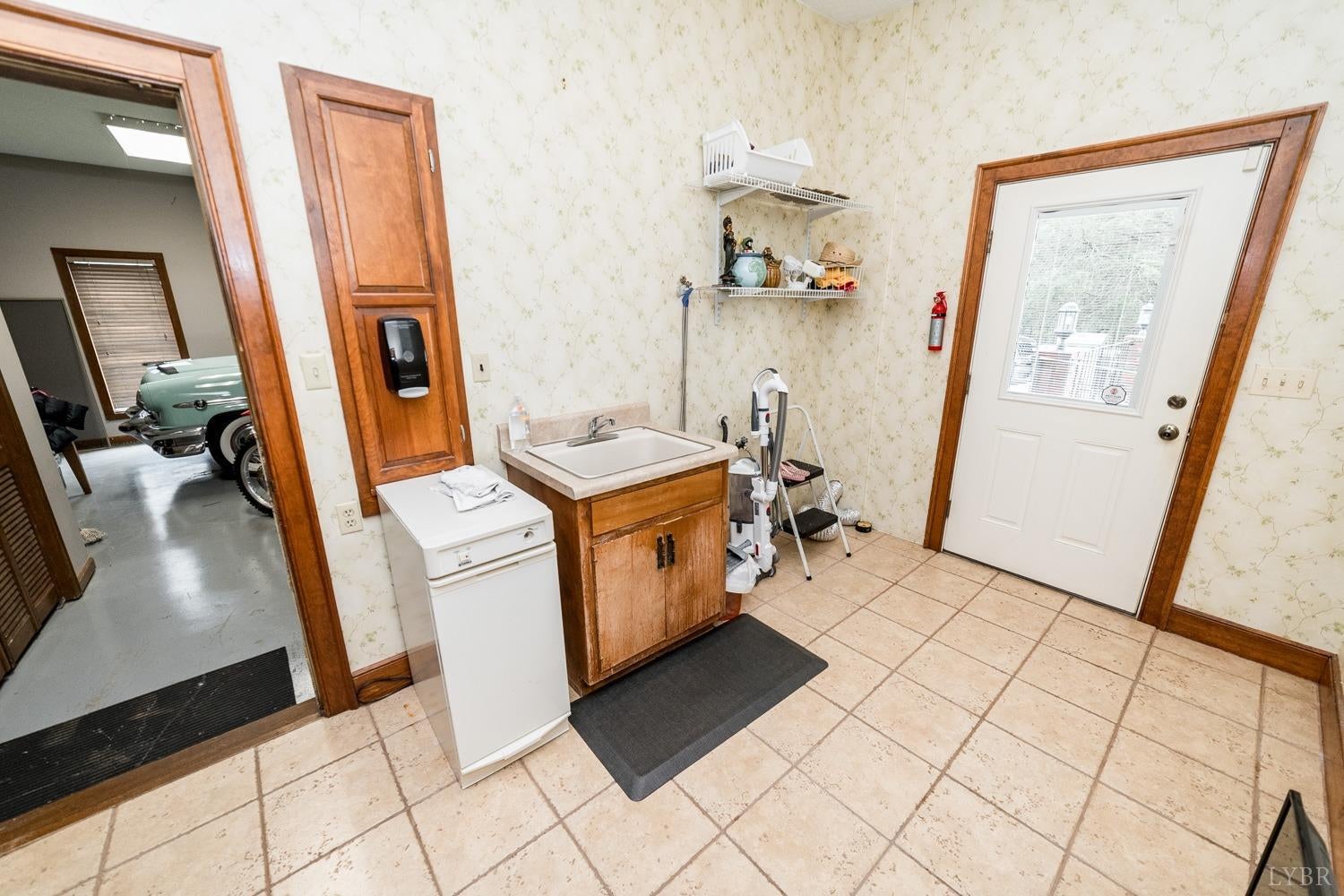 Goode, Virginia, 24556, United States, 4 Bedrooms Bedrooms, ,6 BathroomsBathrooms,Residential,Active,1703981