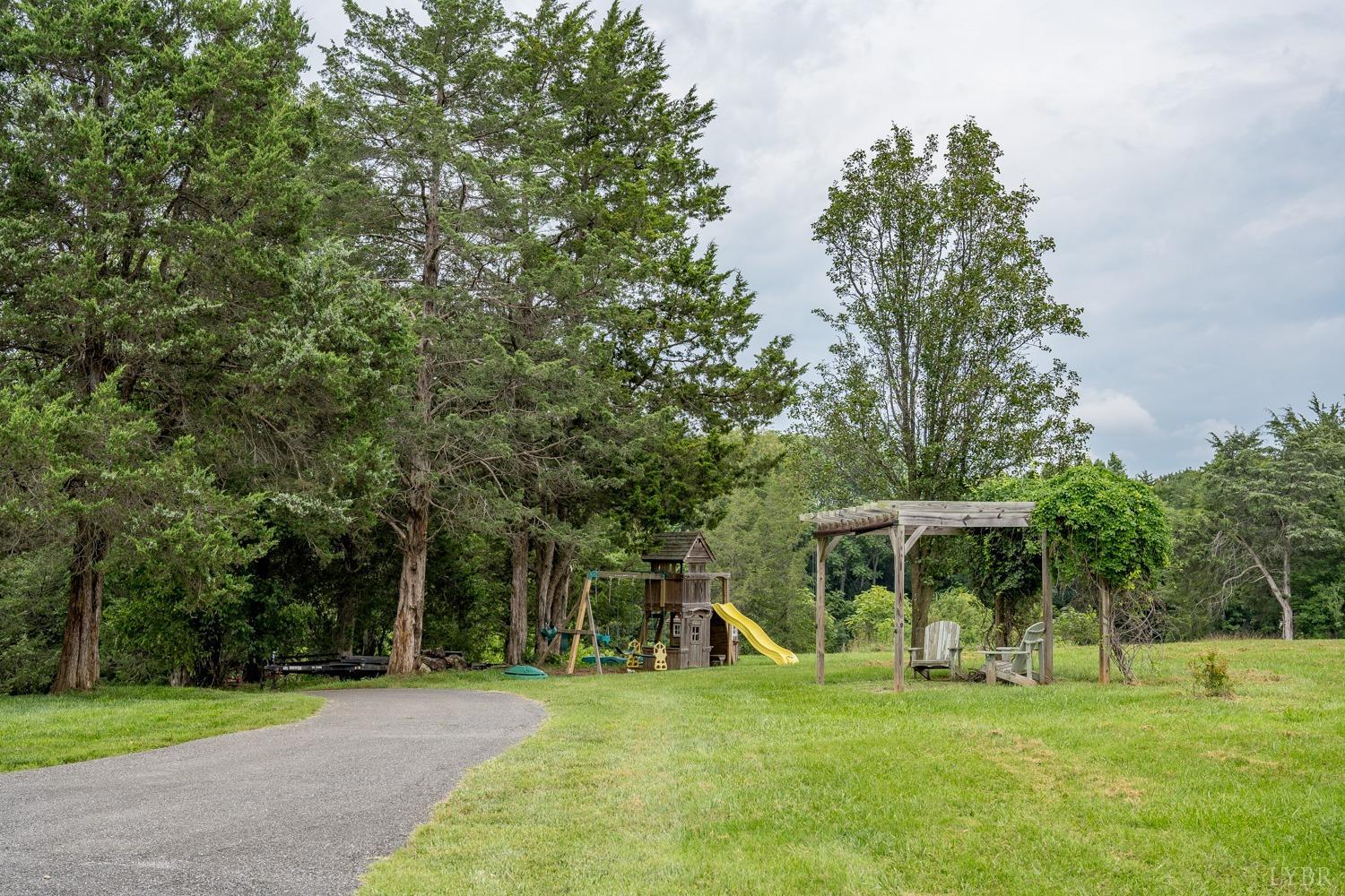 Goode, Virginia, 24556, United States, 4 Bedrooms Bedrooms, ,6 BathroomsBathrooms,Residential,Active,1703981