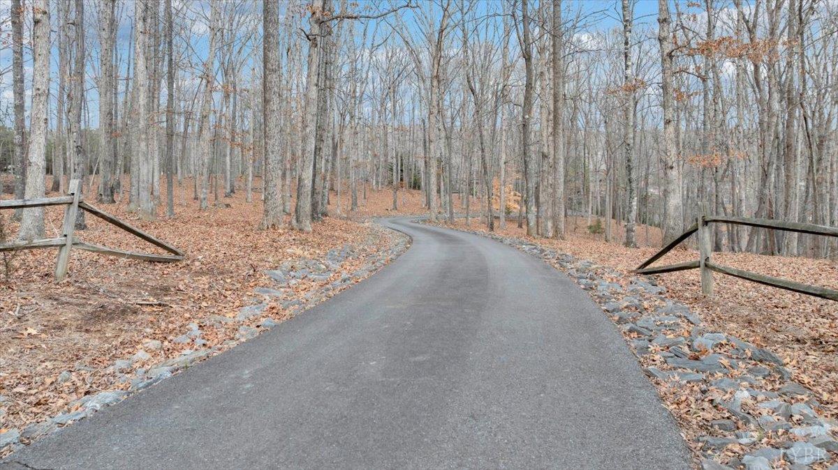 Huddleston, Virginia, 24104, United States, 5 Bedrooms Bedrooms, ,4 BathroomsBathrooms,Residential,Active,2023930