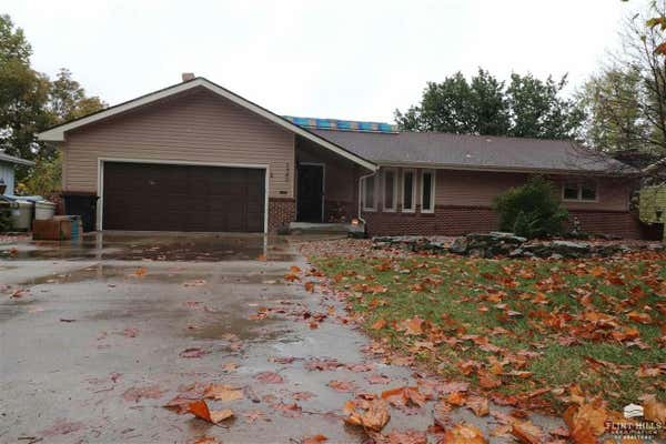 1740 CEDAR CREST DR, MANHATTAN, KS 66503 - Image 1