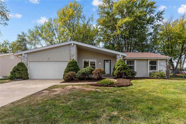 8 OAKRIDGE WEST DR, SAINT PETERS, MO 63376 - Image 1