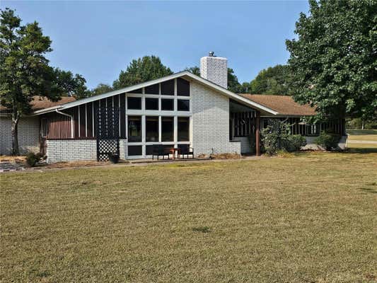 2 PINEWOOD DR, CARBONDALE, IL 62901 - Image 1