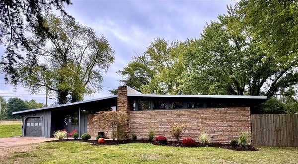 1562 STARLIGHT DR, SAINT LOUIS, MO 63135 - Image 1