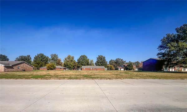 814 W WAKEFIELD AVE, SIKESTON, MO 63801 - Image 1