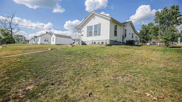 1006 JEFFERSON ST, DE SOTO, MO 63020, photo 2 of 37