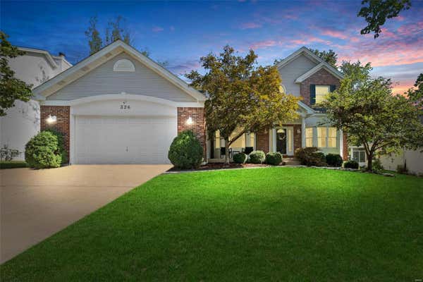 326 WOODCLIFFE PLACE DR, CHESTERFIELD, MO 63005 - Image 1