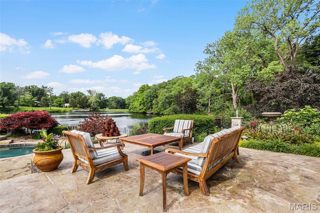 Glen Carbon, Illinois, 62034, United States, 3 Bedrooms Bedrooms, ,4 BathroomsBathrooms,Residential,Active,1960151