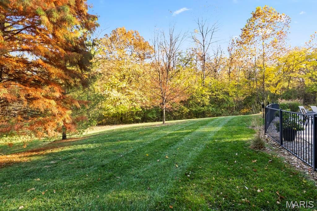 Edwardsville, Illinois, 62025, United States, 4 Bedrooms Bedrooms, ,6 BathroomsBathrooms,Residential,Active,1927653