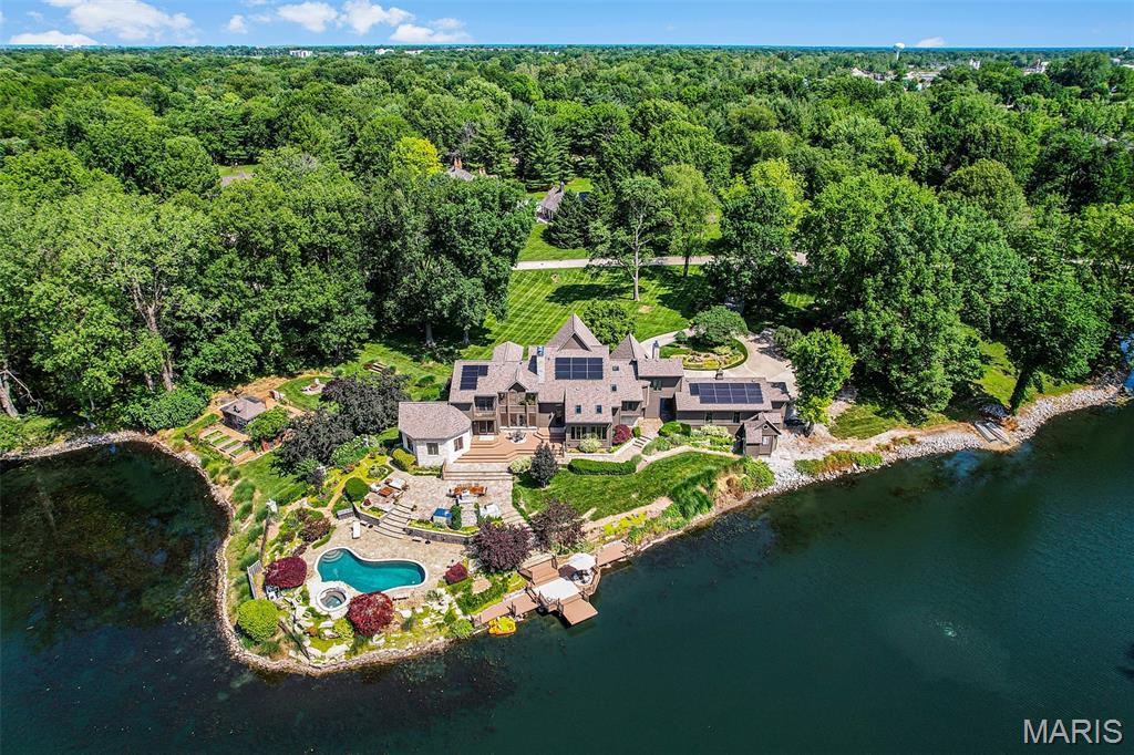 Glen Carbon, Illinois, 62034, United States, 3 Bedrooms Bedrooms, ,4 BathroomsBathrooms,Residential,Active,1960151