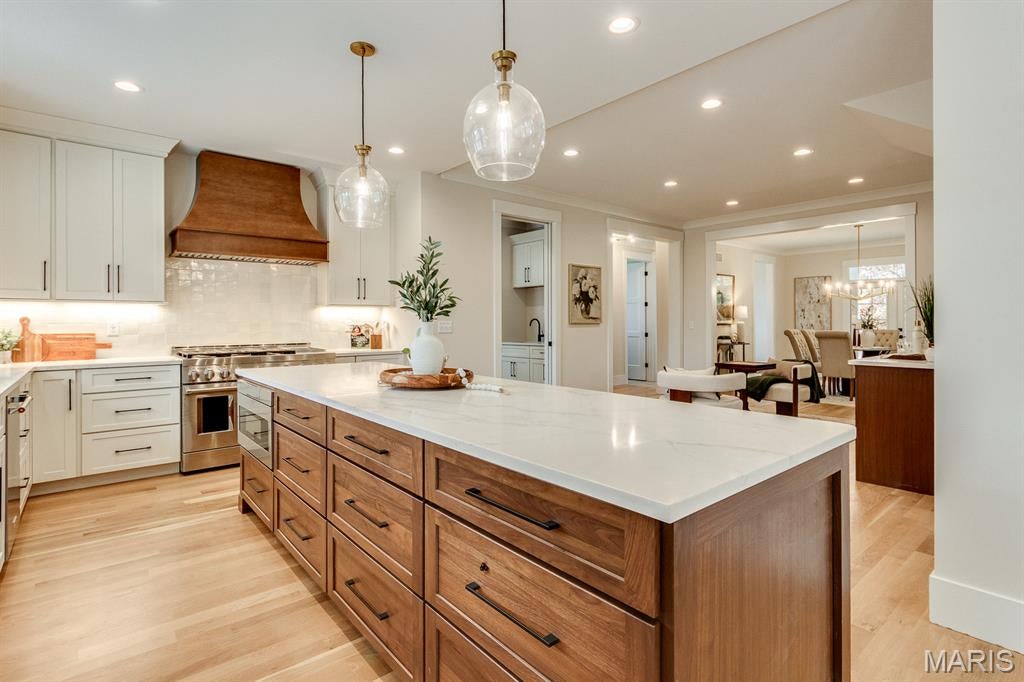 Webster Groves, Missouri, 63119, United States, 4 Bedrooms Bedrooms, ,4 BathroomsBathrooms,Residential,Active,1992552