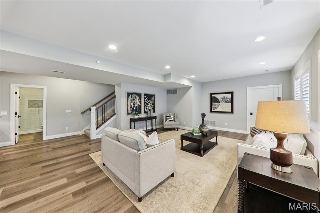 St Louis, Missouri, 63141, United States, 5 Bedrooms Bedrooms, ,5 BathroomsBathrooms,Residential,Active,1995294