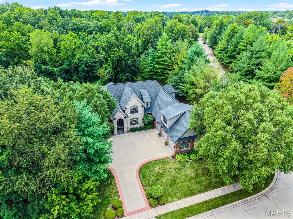 Edwardsville, Illinois, 62025, United States, 4 Bedrooms Bedrooms, ,6 BathroomsBathrooms,Residential,Active,1927653