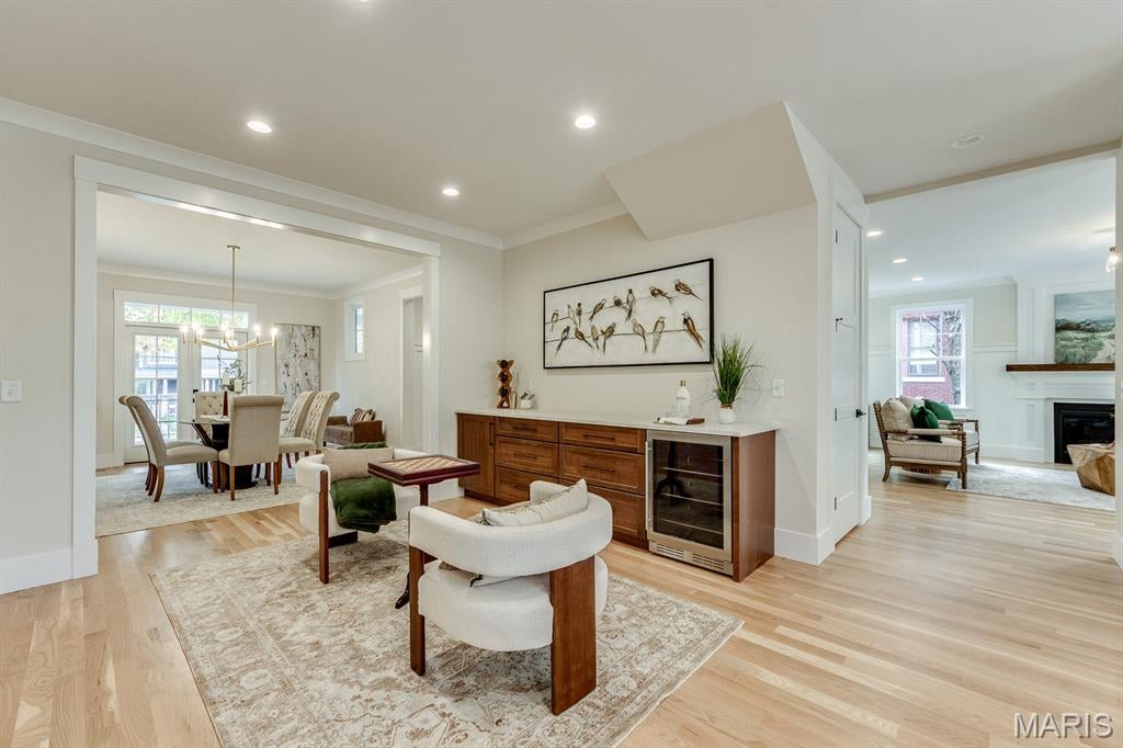 Webster Groves, Missouri, 63119, United States, 4 Bedrooms Bedrooms, ,4 BathroomsBathrooms,Residential,Active,1992552