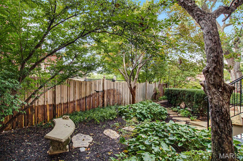 Clayton, Missouri, 63105, United States, 5 Bedrooms Bedrooms, ,5 BathroomsBathrooms,Residential,Active,1965855