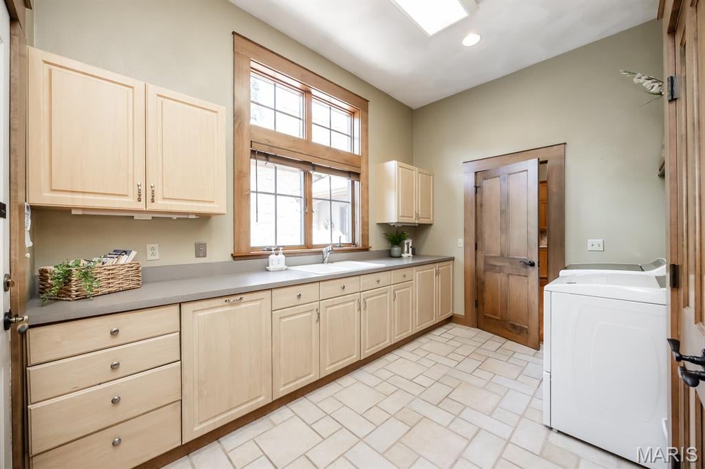 Shiloh, Illinois, 62221, United States, 6 Bedrooms Bedrooms, ,6 BathroomsBathrooms,Residential,Active,1902949